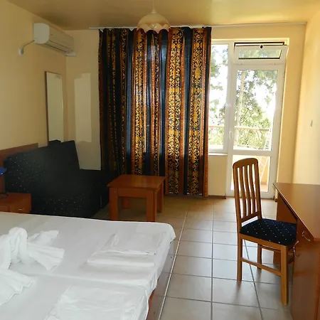 Family Privileg Hotell Slăntjev Brjag