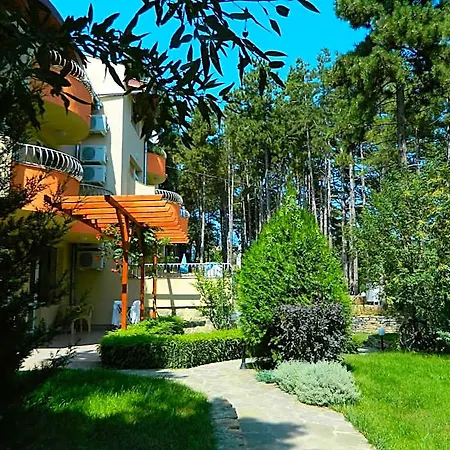 Ξενοδοχείο Family Privileg 3*